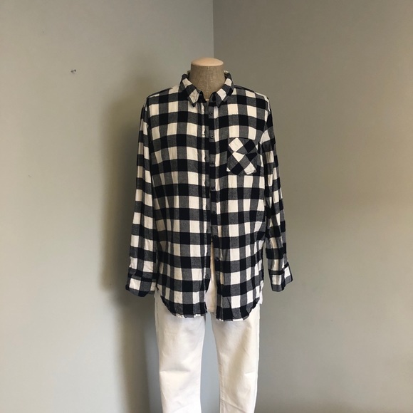 Oversized Lightweight Flannel Button Down Shirt - Picture 2 of 5